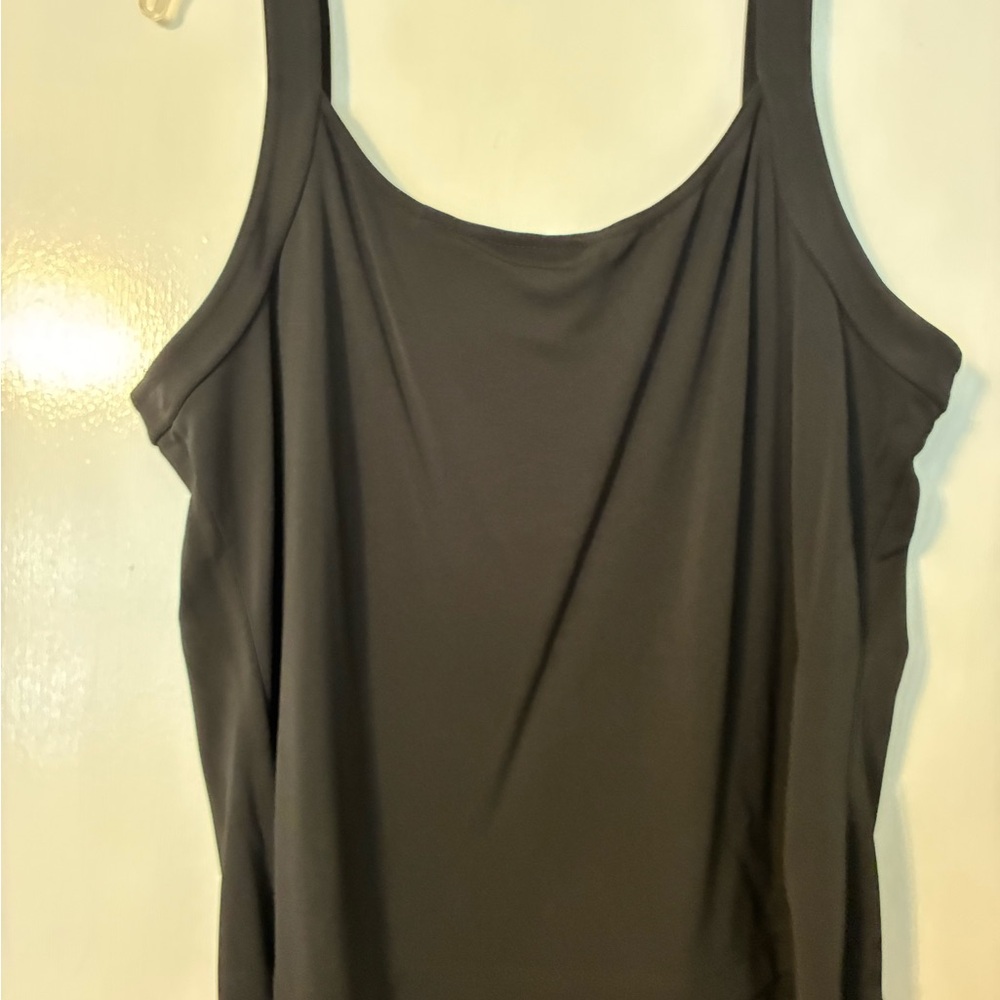 Valerie Stevens Black Scoop Neck Tank Top - Picture 3 of 4